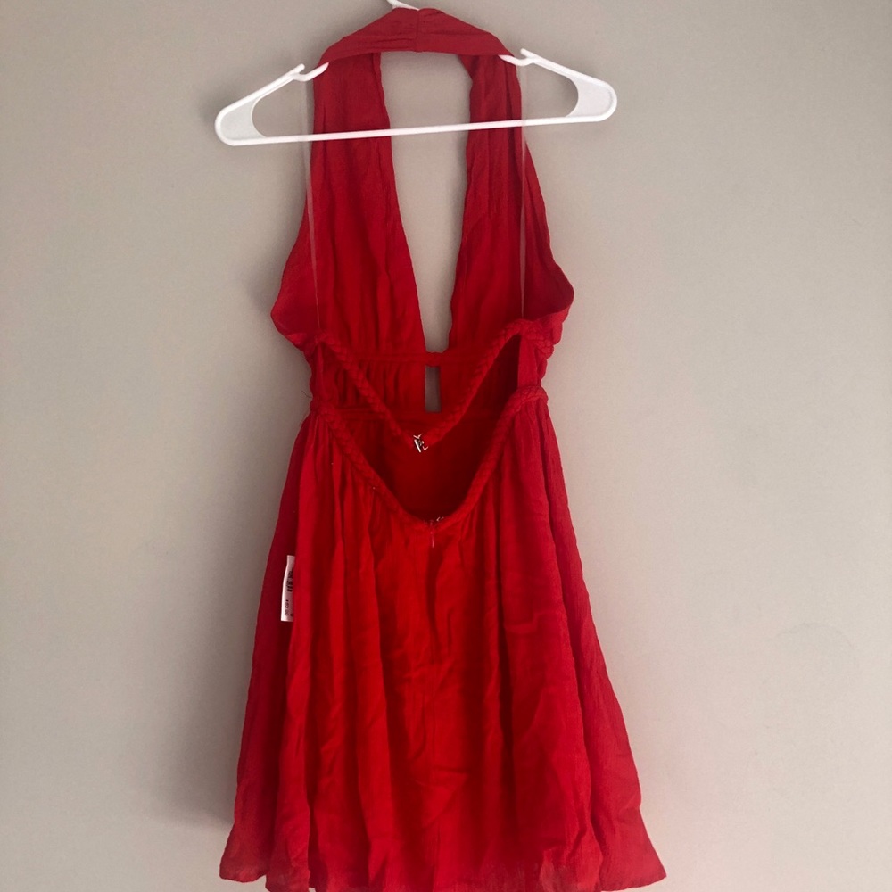 Red Dress - Picture 3 of 4